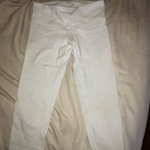 ALO Yoga Airbrush Capri Leggings SMALL white